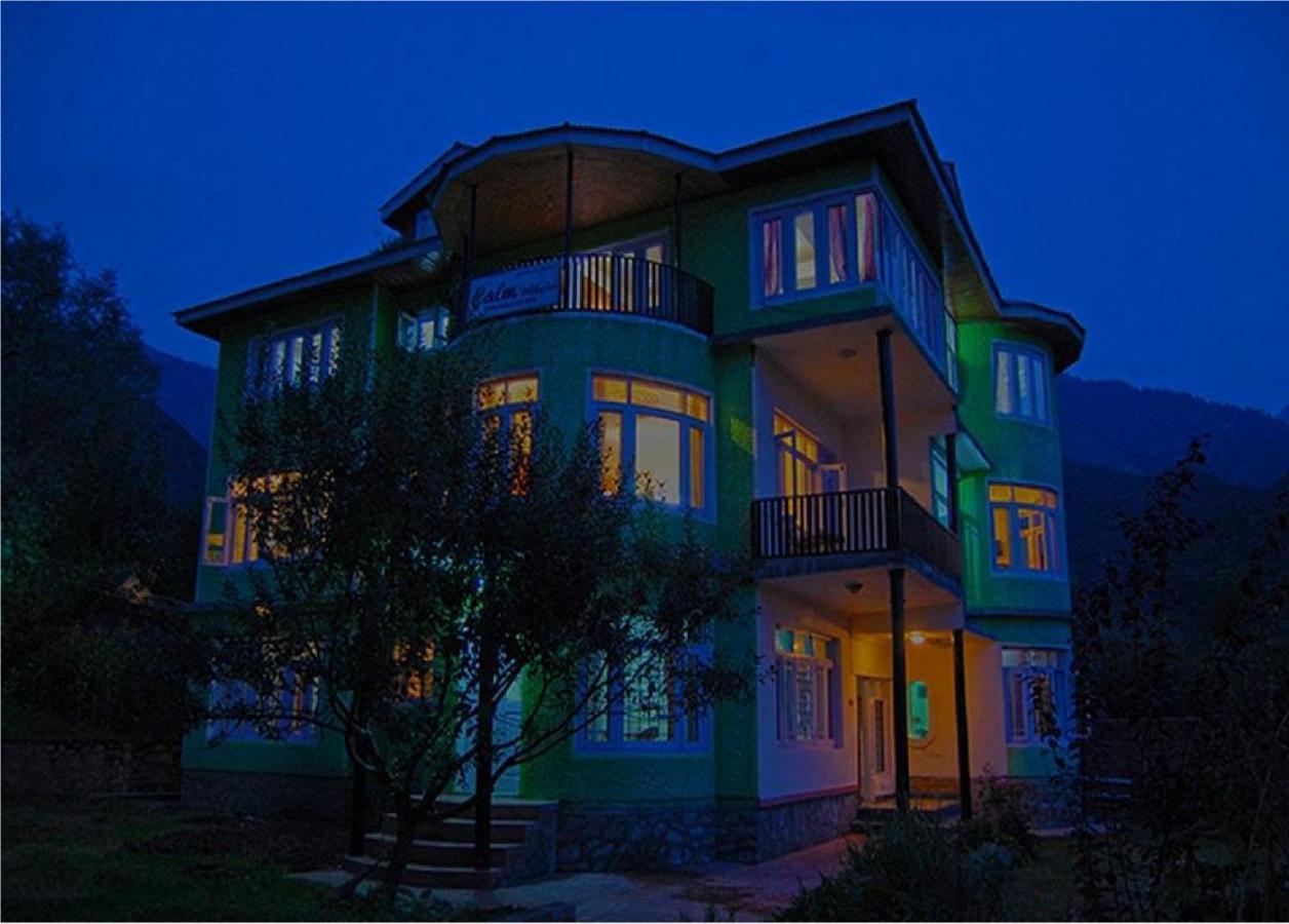 Calm Holiday Inn Srīnagar Esterno foto